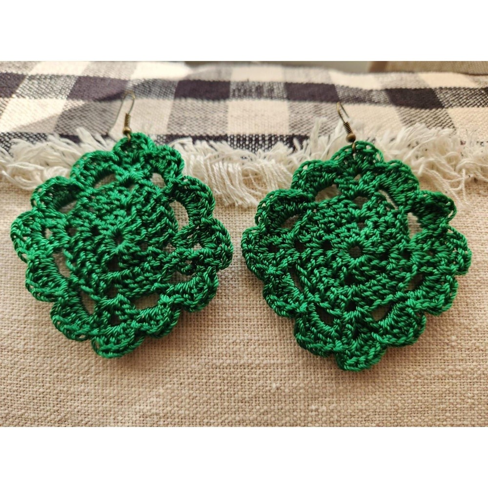 Green Esmeralda Earrings‎ by MerakiMimos Handmade Crochet
